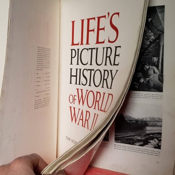 LIFE'S PICTURE HISTORY OF WORLD WAR II.