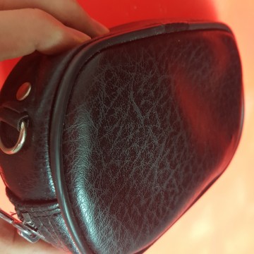 Funda pequeña de polipiel con cremallera comprar