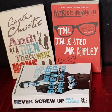 LOTE 3 NOVELAS DE MISTERIO EN INGLÉS.