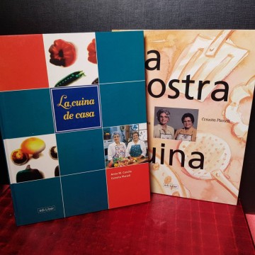 LOT 2 LLIBRES DE RECEPTES, ANNA M. CARULLA I CONXITA PLANELL.