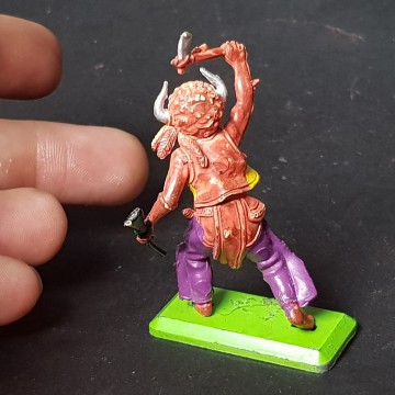 Muñeco años 70 indio con rifle y Hacha deetail comprar