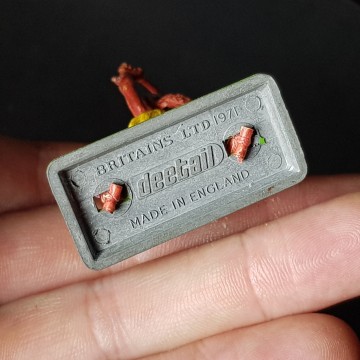 Muñeco años 70 indio con rifle y Hacha deetail comprar