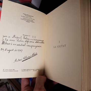 LA NOSTRA CIUTAT I LA SEVA GENT, ANTONI CLOSAS (FIRMAT).
