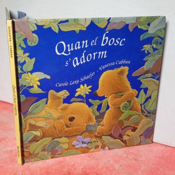 QUAN EL BOSC S'ADORM, CAROLE LEXA SCHAEFER I VANESSA CABBAN.