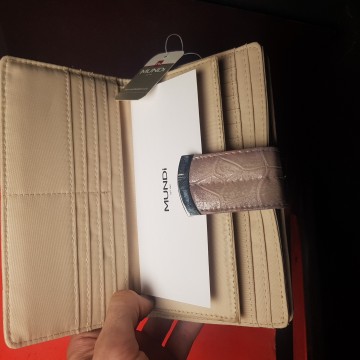 Monedero de mujer marca Mundi wesport group Luxemberg