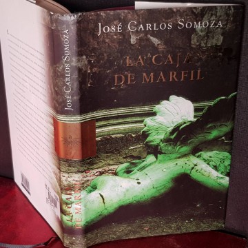 LA CAJA DE MARFIL, JOSÉ CARLOS SOMOZA.