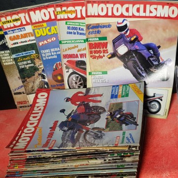 LOTE 25 REVISTAS MOTOCICLISMO, AÑOS 80.