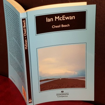 CHESIL BEACH, IAN MCEWAN.