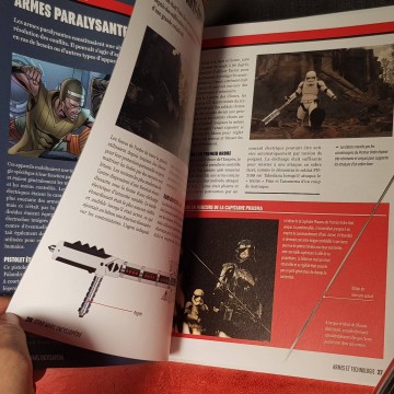 STAR WARS, ARMES DE CORPS À CORPS ET ARMES À DISTANCE.