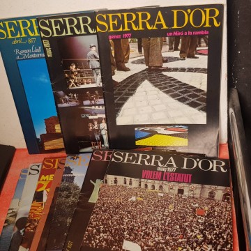 LOT 11 REVISTES SERRA D'OR DE L'ANY 1977.
