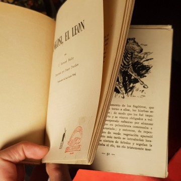 INKOSI, EL LEÓN, C. BERNARD RUTLEY.