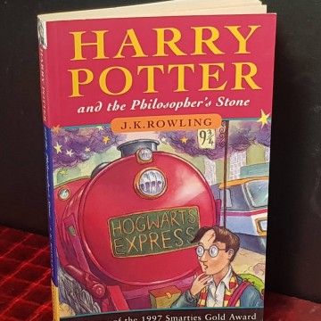 Harry Potter and the philosopher's Stone, J.K. Rowling (First edition).