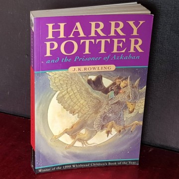 Harry Potter and the prisoner of Azkaban, J.K. Rowling  (first edition)..