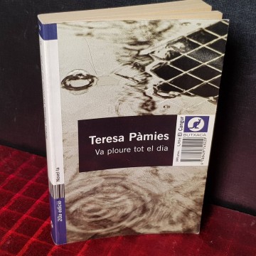 Va ploure tot el dia, Teresa Pàmies.