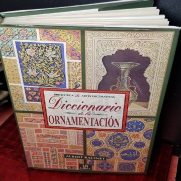 Diccionario de la ornamentación, Albert Racinet.