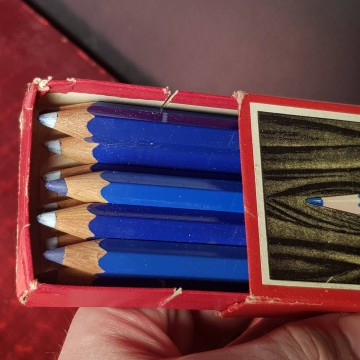 Caja con 10 lápices Caran d'Ache 2051.