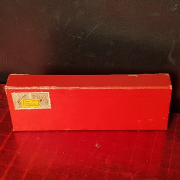 Caja con 10 lápices Caran d'Ache 2051.