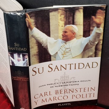 Su santidad, Carl Bernstein y Marco Politi.