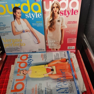 Lote 3 revistas Burda.