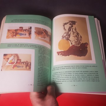 Lápiz y color, libro escolar años 70..