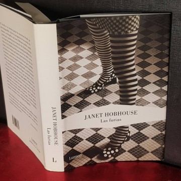 Las furias, Janet Hobhouse.