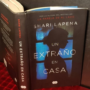 Un extraño en casa, Shari Lapena.