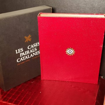 Les cases pairals catalanes, J. de Camps i Arboix i F. Català Roca.