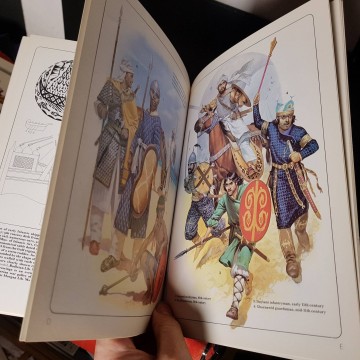 The armies of Islamn 7th-11th centuries. Men at arms series 125.