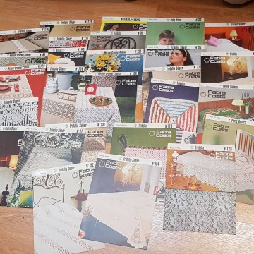 Lote 26 cuadernos de ganchillo Fabra Coats.
