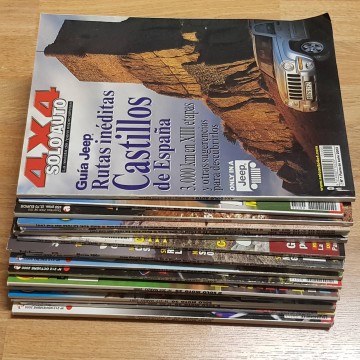 Lote 20 revistas de motociclismo y automovilismo.