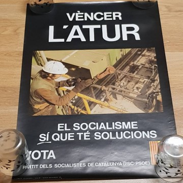 Lote 40 carteles de política.