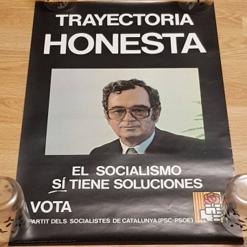 Lote 40 carteles de política.