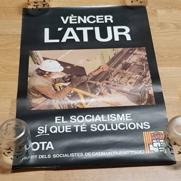 Lote 40 carteles de política.