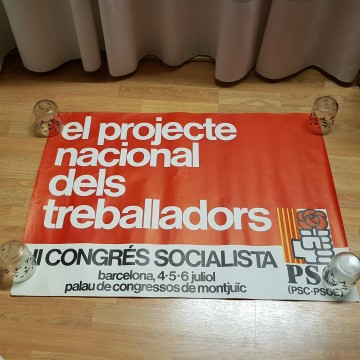 Lote 40 carteles de política.