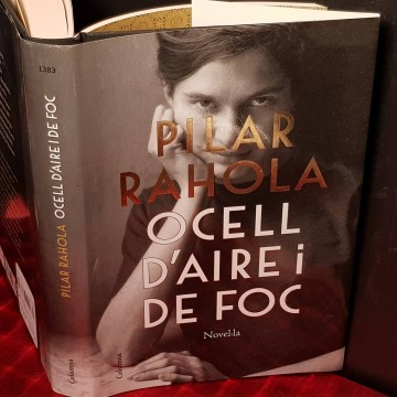 Ocell d'aire i de foc, Pilar Rahola.