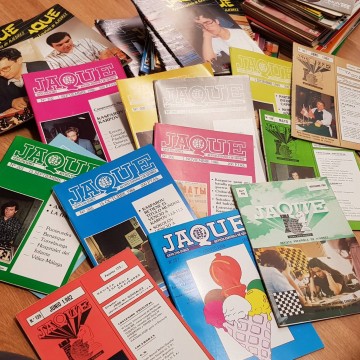 Lote 147 revistas Jaque: revista española de ajedrez.
