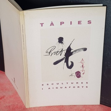 Antoni Tàpies, escultures i aiguaforts (firmado).