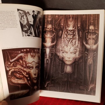 HR Giger ARh+ (en francés).