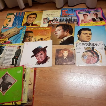 Lote 21 vinilos música española años 60-70.