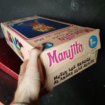 Marujita de famosa andadora caja vacía muñeca antigua Marujita famosa