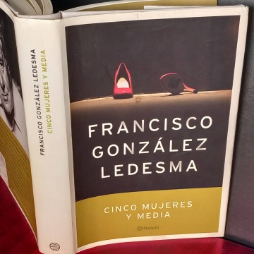 Cinco mujeres y media, Francisco González Ledesma.