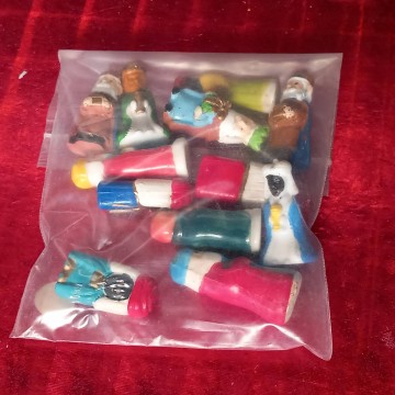Lote 12 figuritas de reyes magos del roscón.