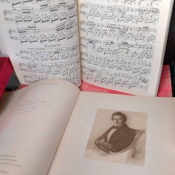 Lote 5 libros de partituras de Frédéric Chopin.