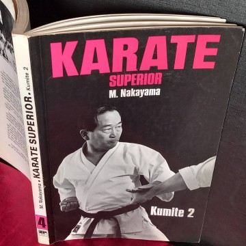 Karate superior: Kumite 2, M. Nakayama.