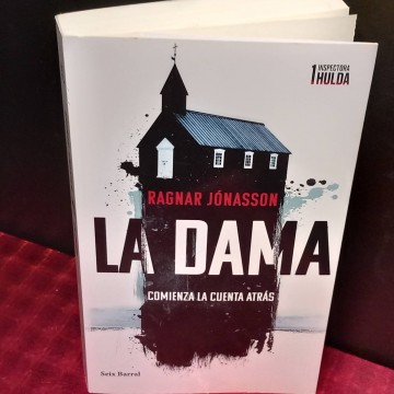 La dama, Ragnar Jónasson.