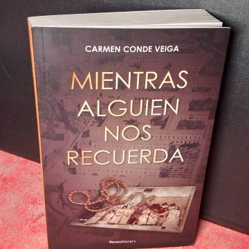 Mientras alguien nos recuerda, Carmen Conde Veiga.