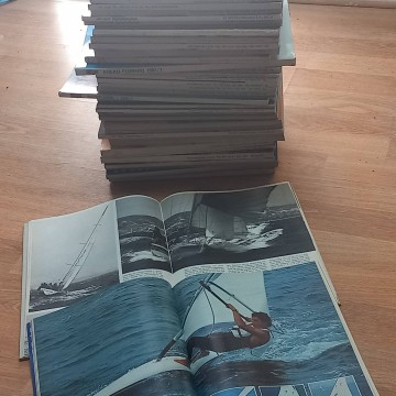 Lote 45 revistas Yate y monotáutica y 2 Skipper.