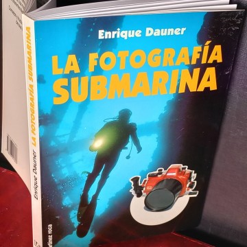 La fotografía submarina, Enrique Dauner.