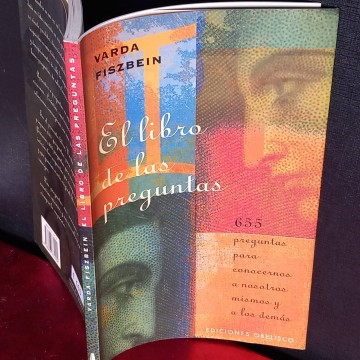 El libro de las preguntas, Varda Fiszbein.