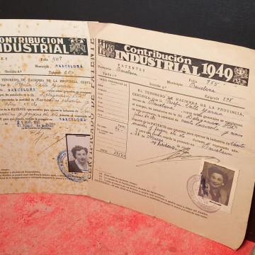 2 patentes de contribución industrial.